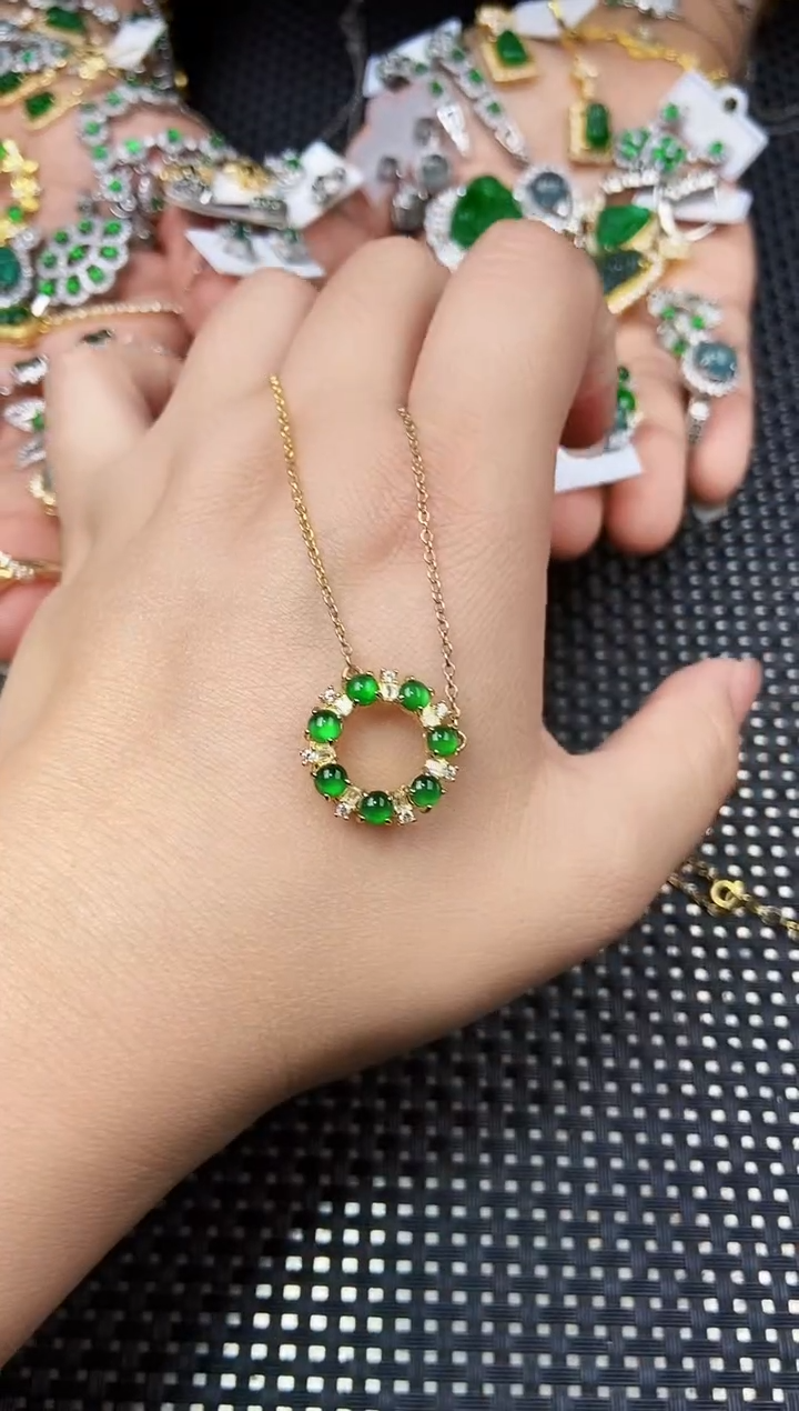 翡翠未镶嵌颈饰111111111