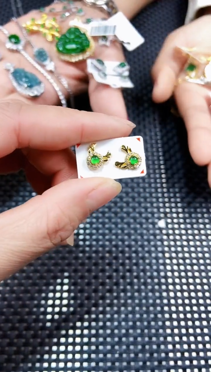 【闪购商品】翡翠耳饰未镶嵌111111111