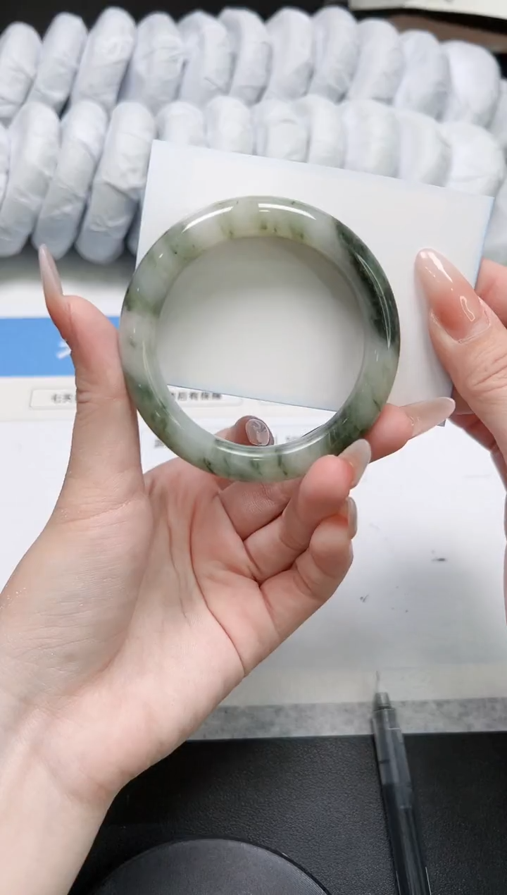 【闪购商品】石英质玉未镶嵌手镯112-54天山翠