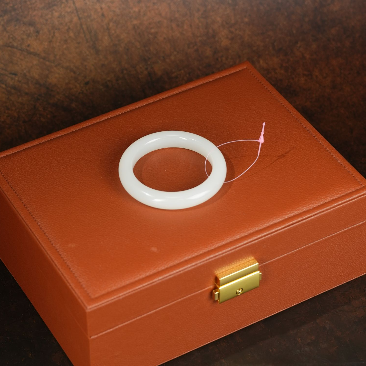 【鑫浩矿业】新疆和田玉 温润老料手镯一条 双11专属首饰收纳盒ti