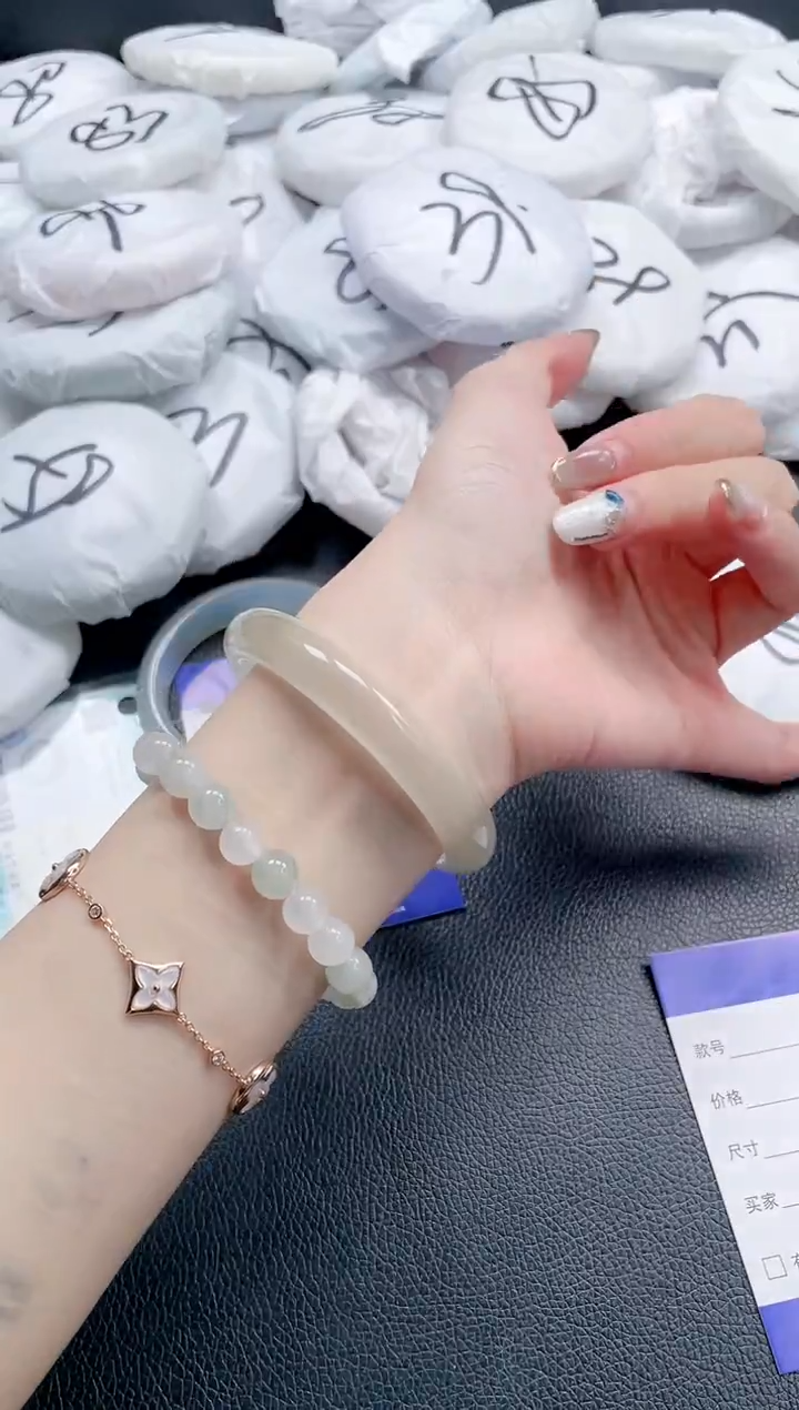 【闪购商品】石英质玉手镯未镶嵌05J116-56