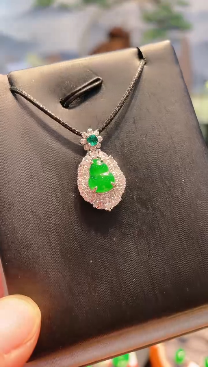 翡翠未镶嵌颈饰翡翠3