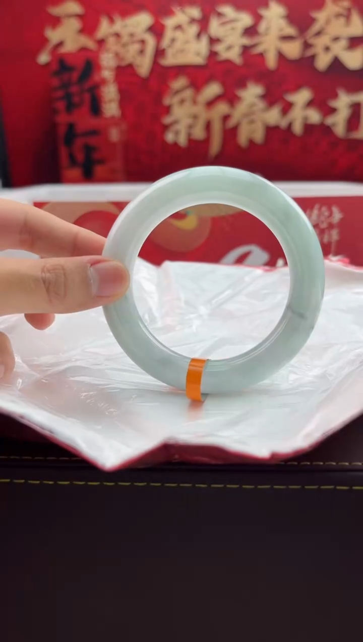 【闪购商品】翡翠手镯未镶嵌20翡翠手镯（微瑕）