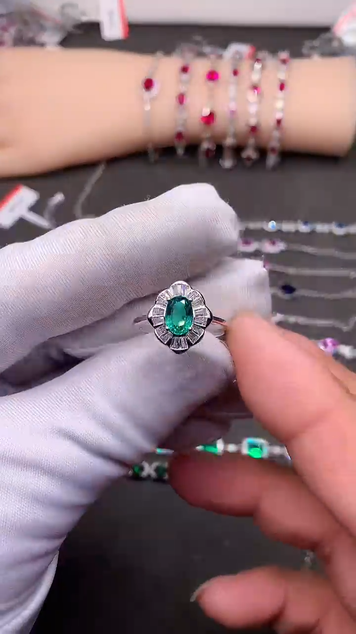 【闪购商品】祖母绿戒指银S925镶嵌......