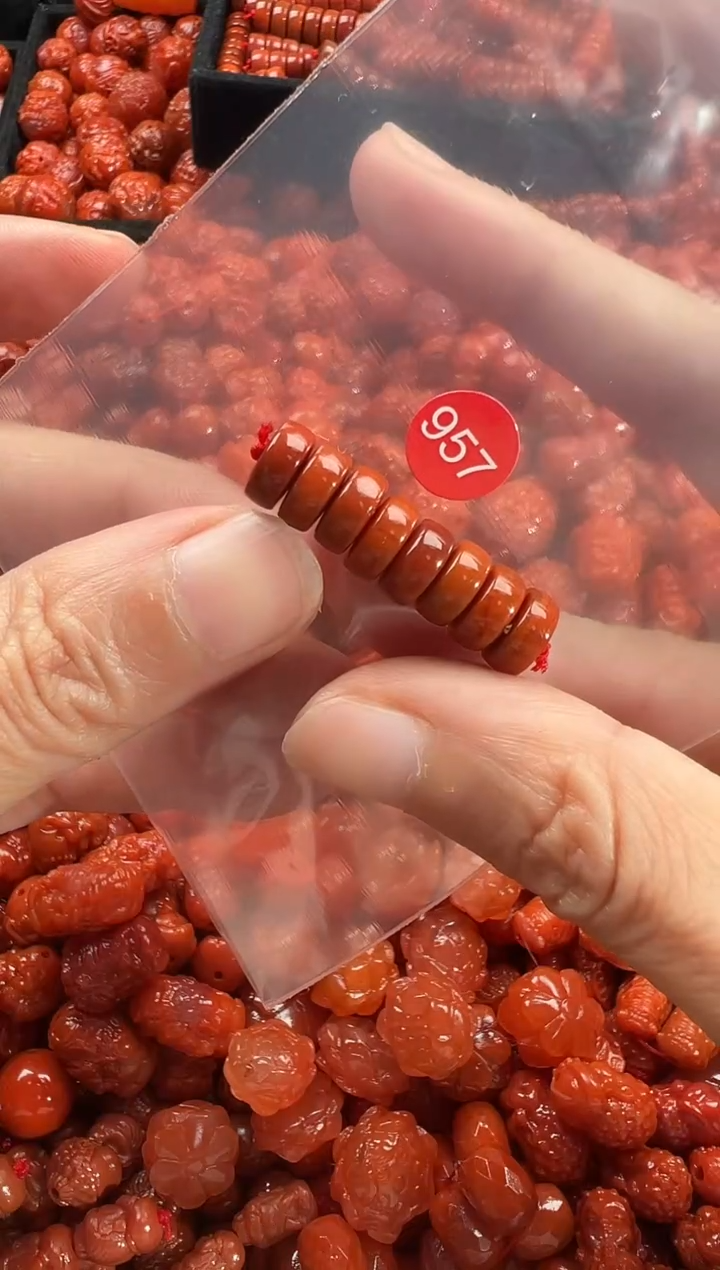 颈饰未镶嵌南红玛瑙1