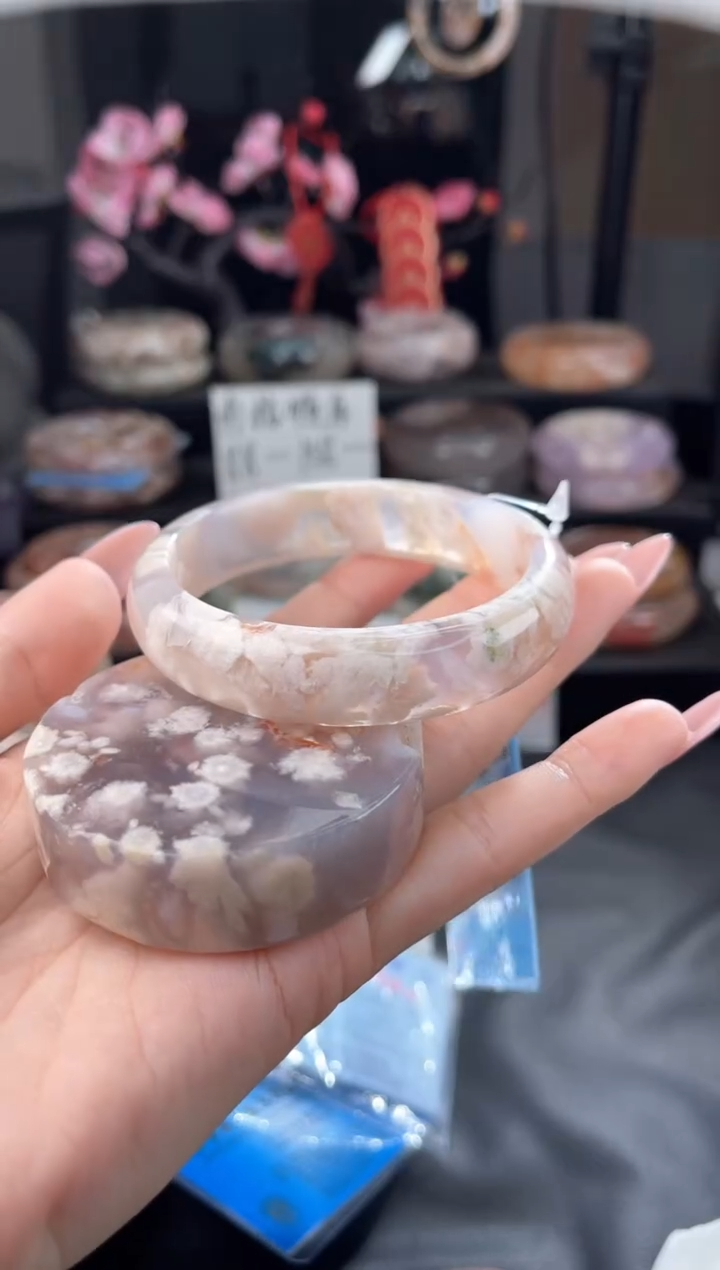 【闪购商品】石英质玉手镯未镶嵌60