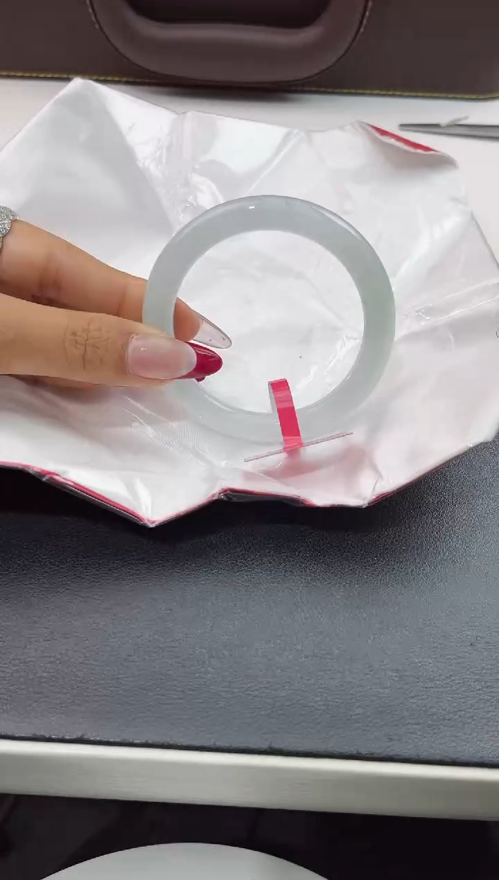 【闪购商品】翡翠手镯未镶嵌18翡翠手镯