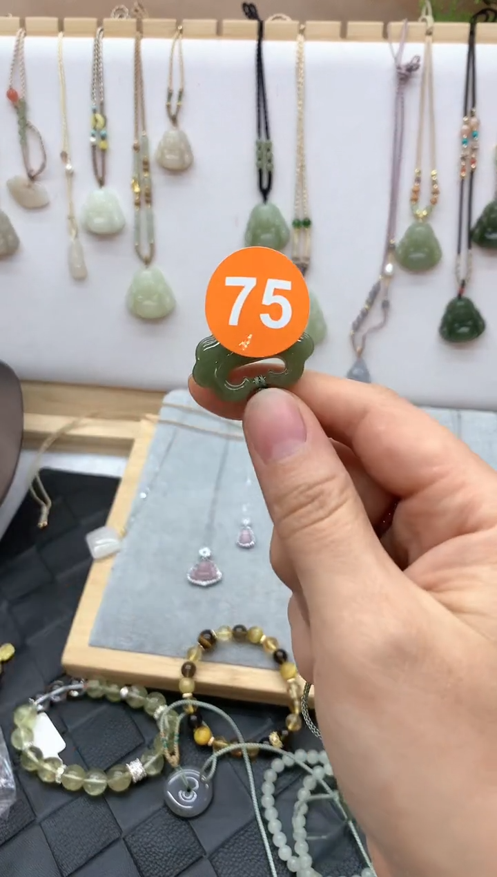 【闪购商品】和田玉颈饰未镶嵌祥云3