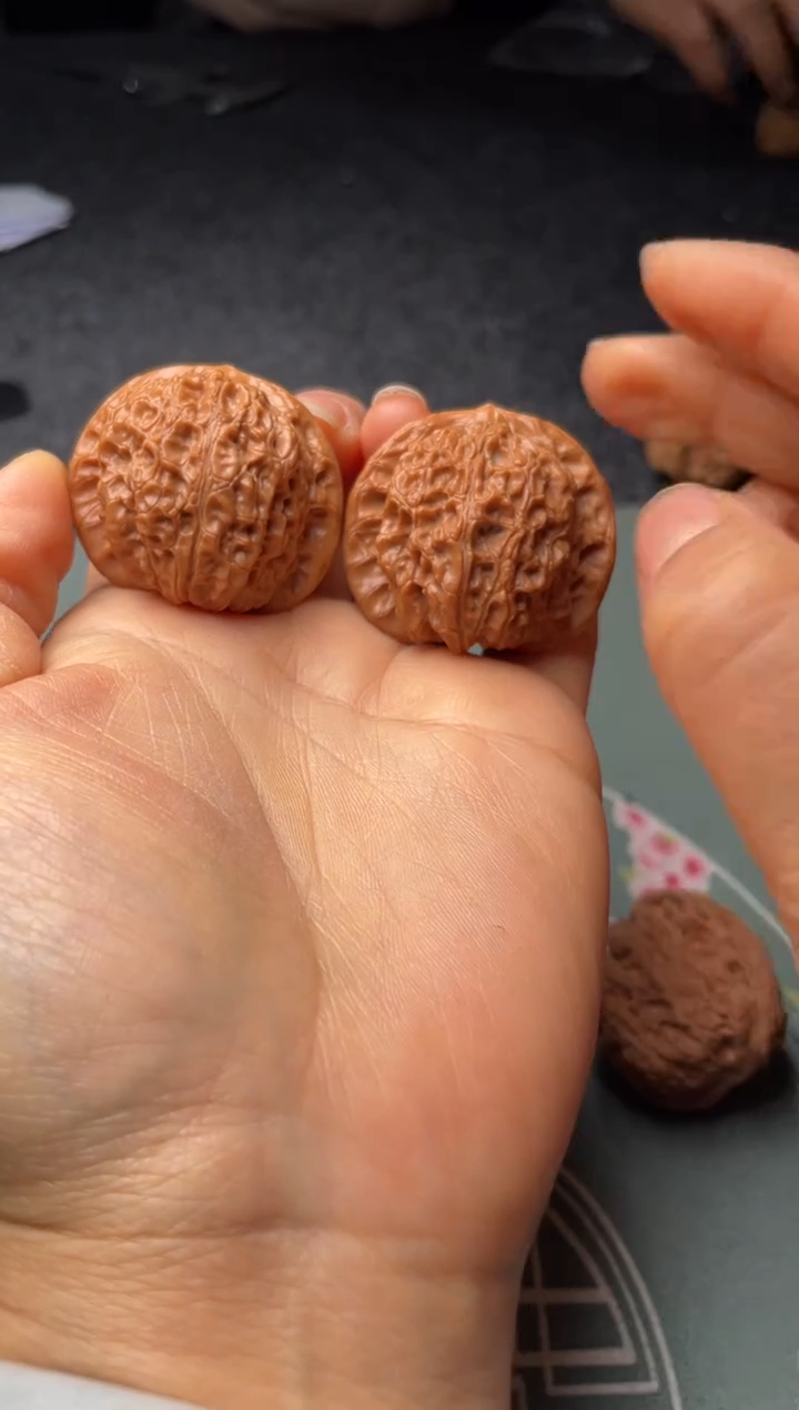 把件文玩核桃w352  血麒麟   38尺