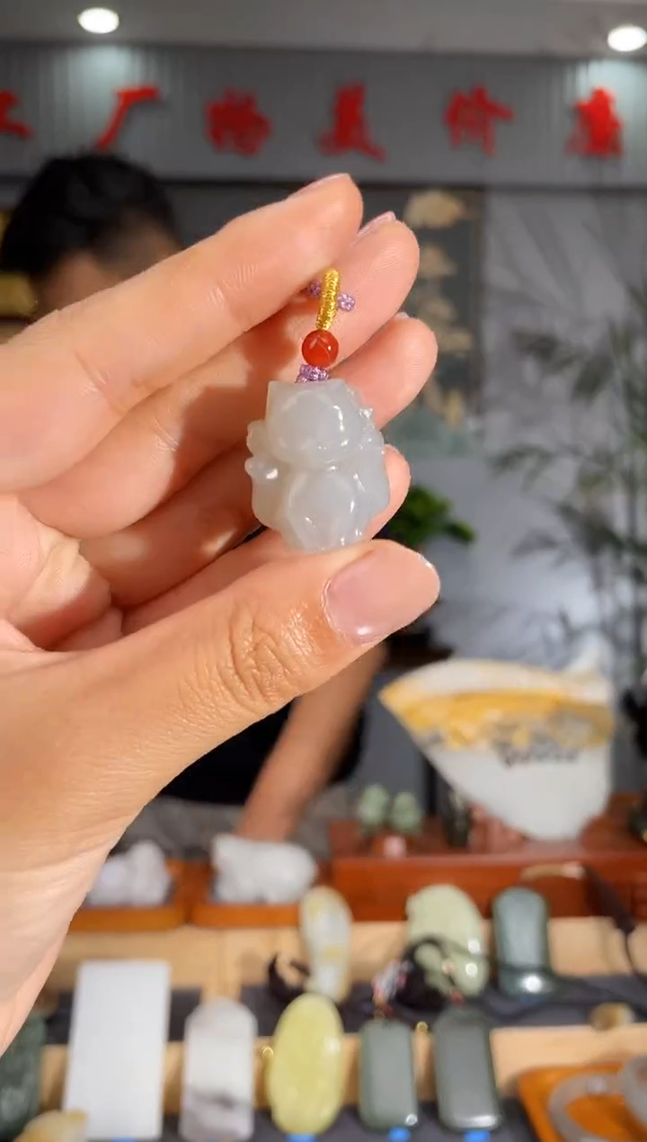 和田玉未镶嵌颈饰1