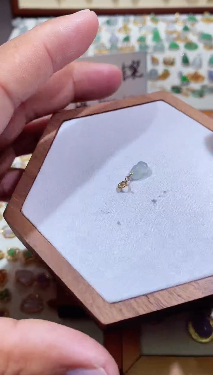 吊坠(不含链)18K金镶嵌翡翠11111