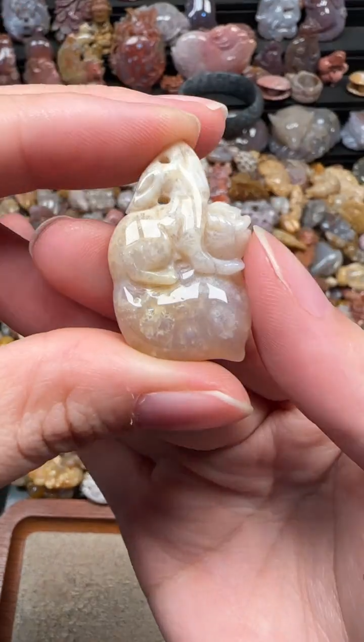 颈饰未镶嵌硅化珊瑚（珊瑚玉）343