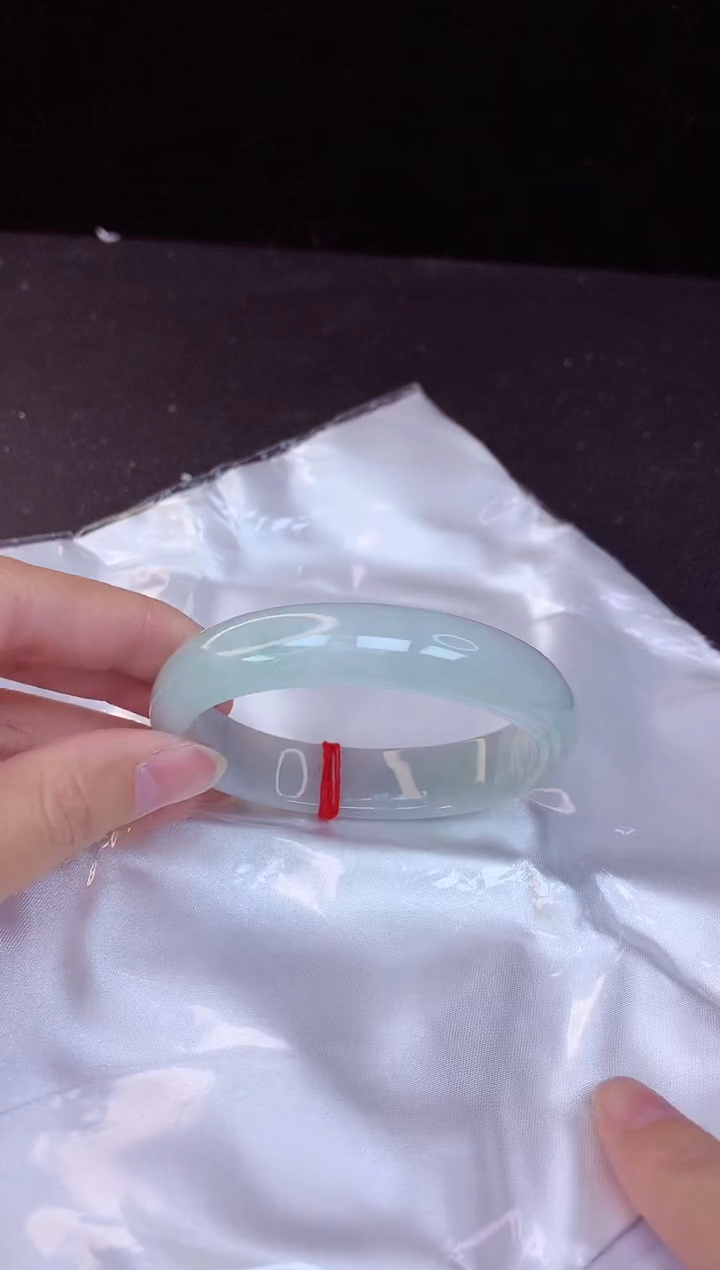 【闪购商品】翡翠手镯未镶嵌58贵妃