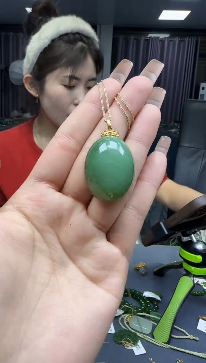 【闪购商品】和田玉挂件18K金镶嵌1