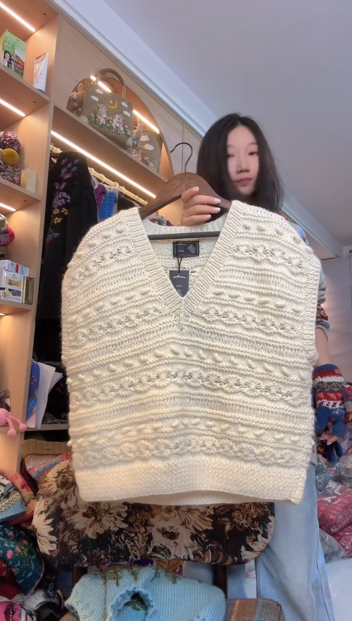 羊毛美利奴白色V领马甲