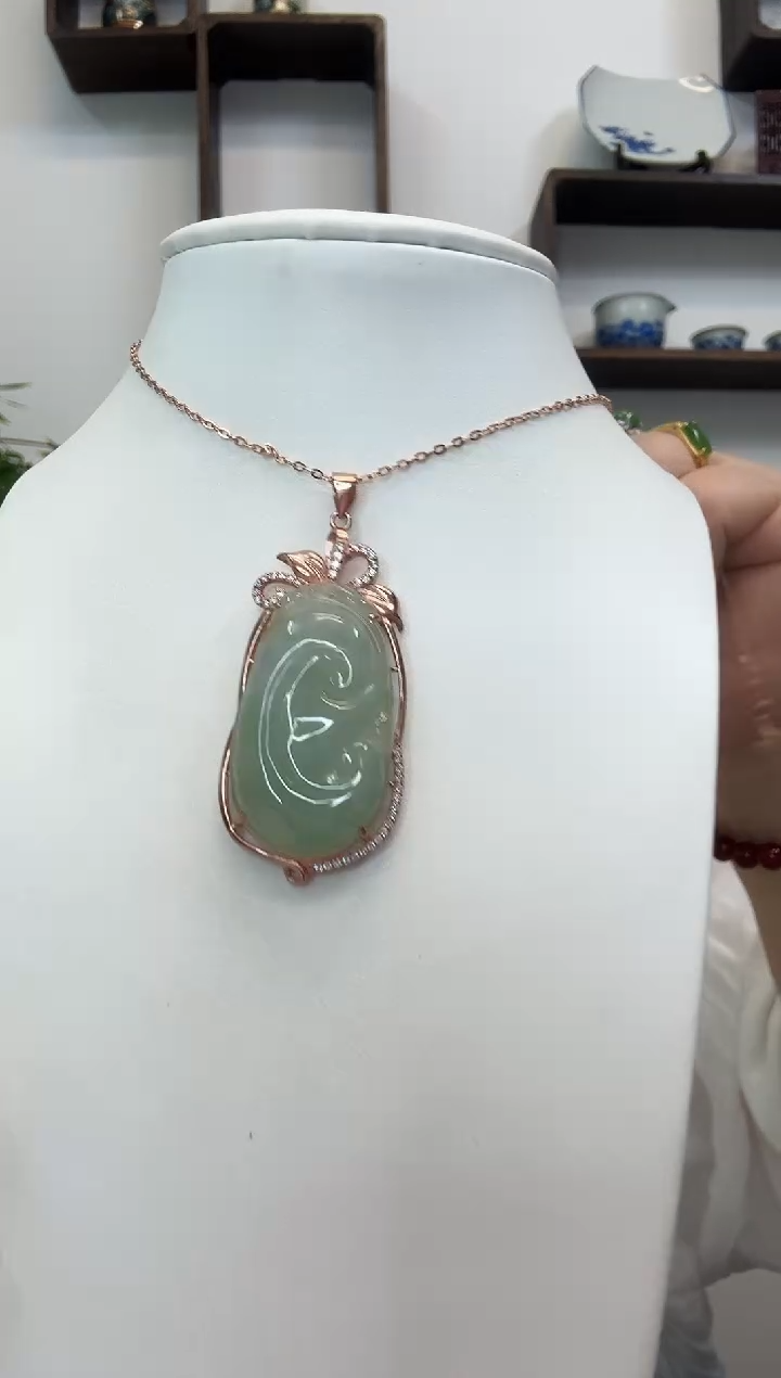 吊坠(赠链)银S925镶嵌翡翠如意玫瑰边