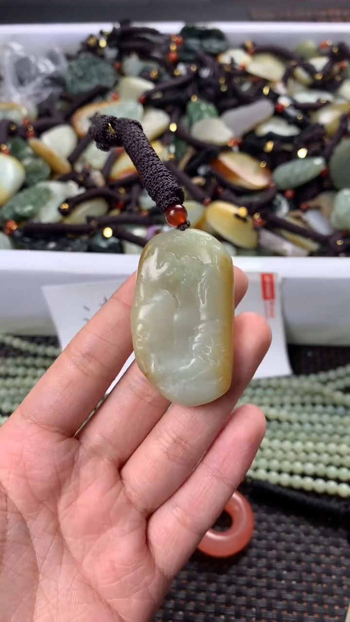 【闪购商品】和田玉颈饰未镶嵌多样性发货没有证书拍一发一有瑕