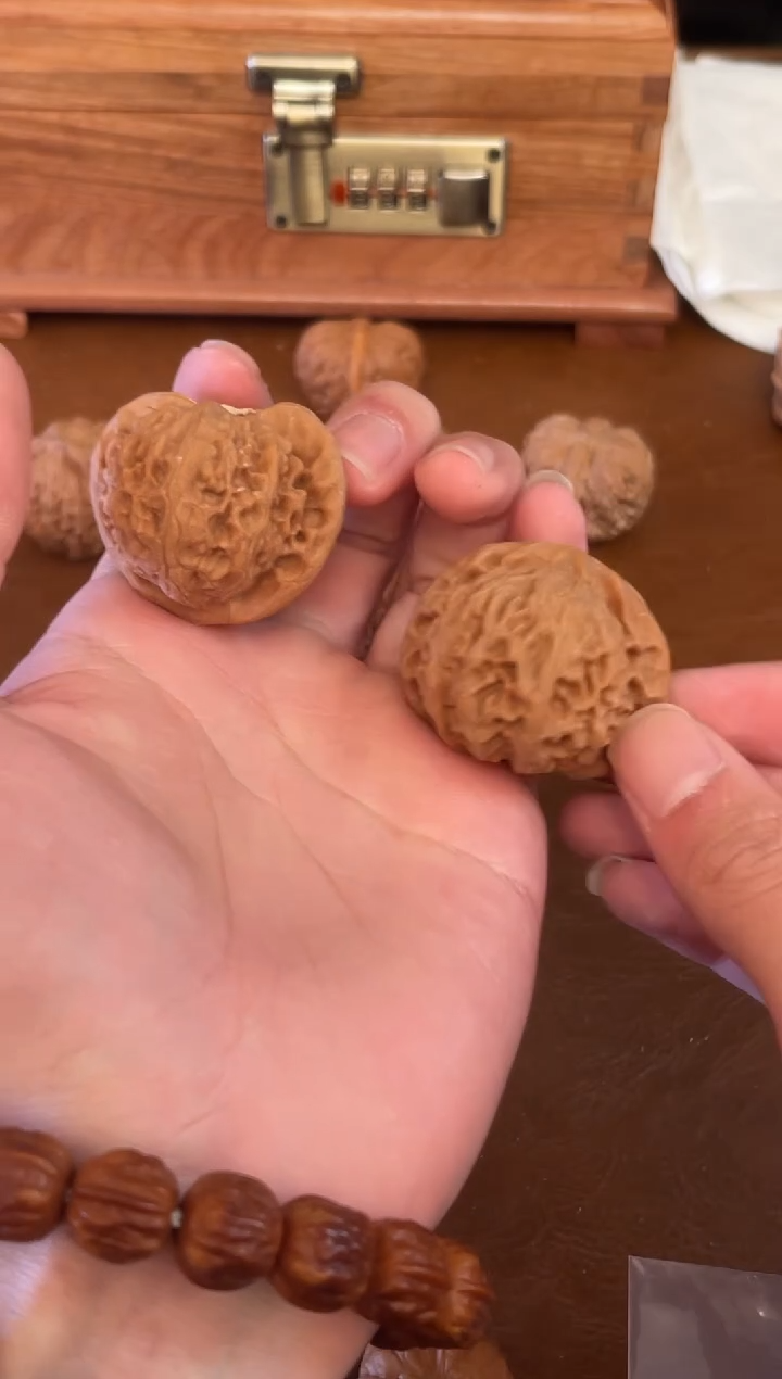 吊坠文玩核桃腰疼的改革和vhtr