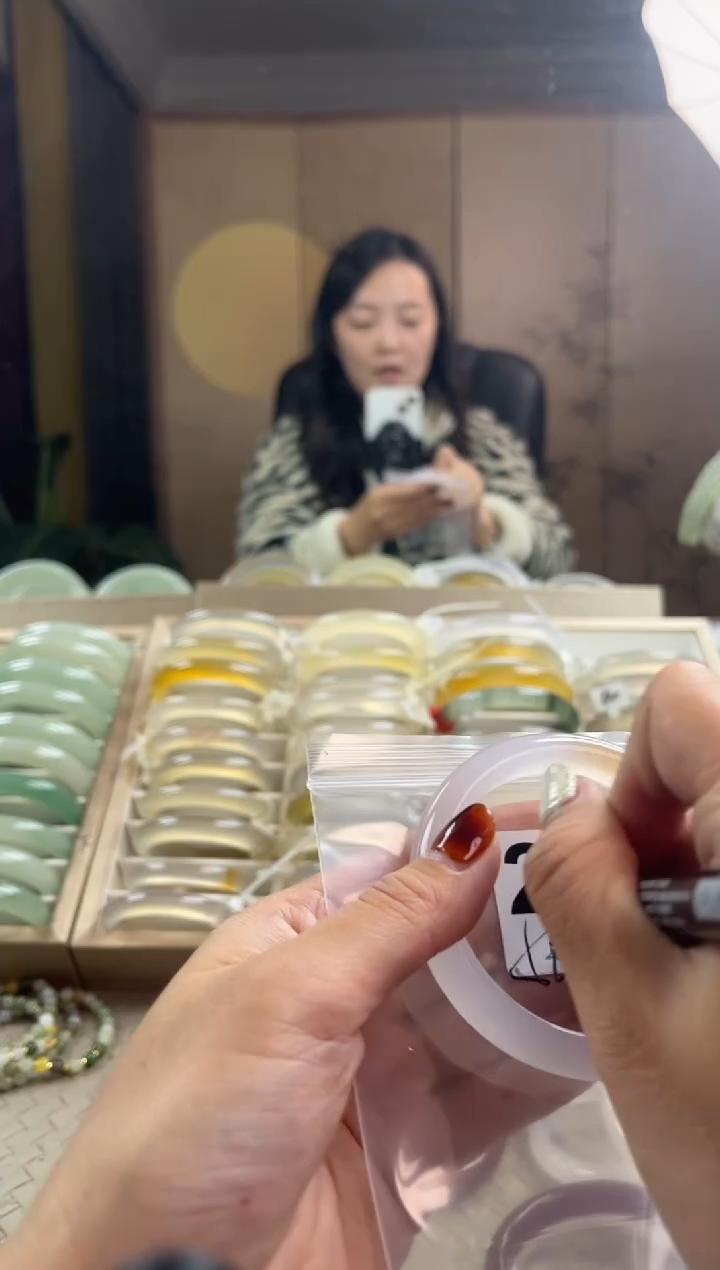 手镯玛瑙/玉髓未镶嵌201