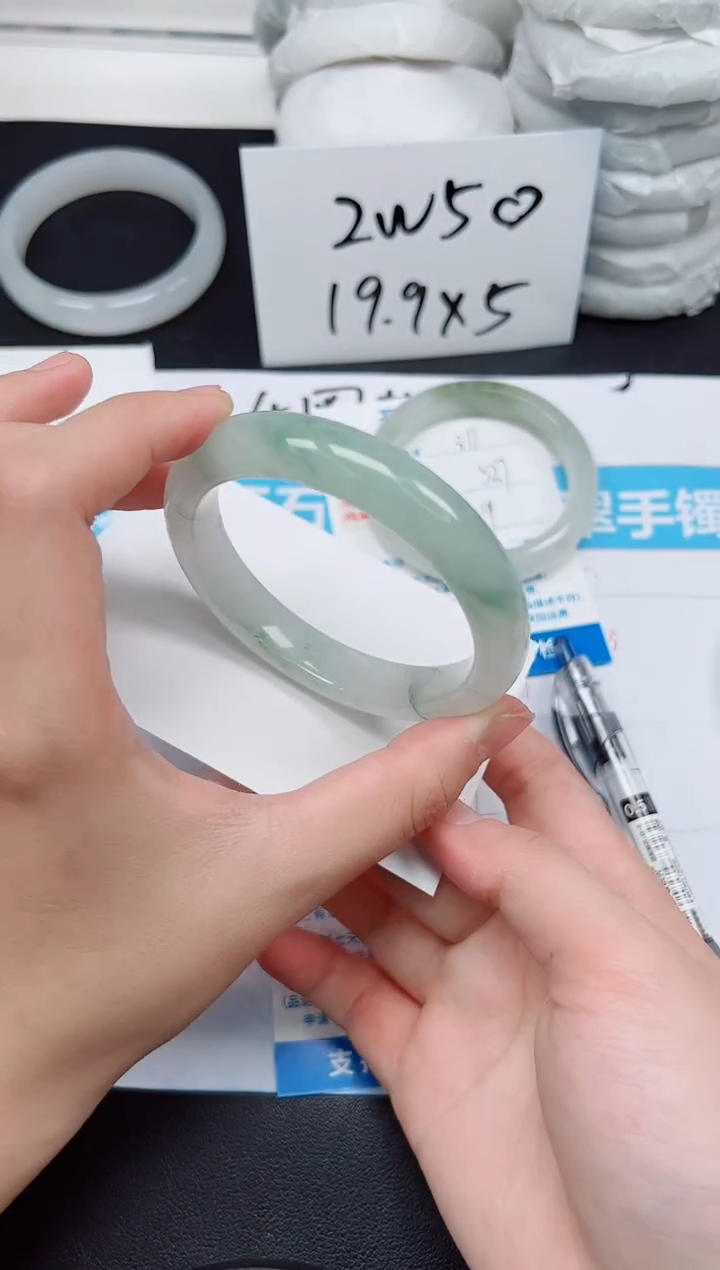 【闪购商品】石英质玉手镯未镶嵌G312-58.1