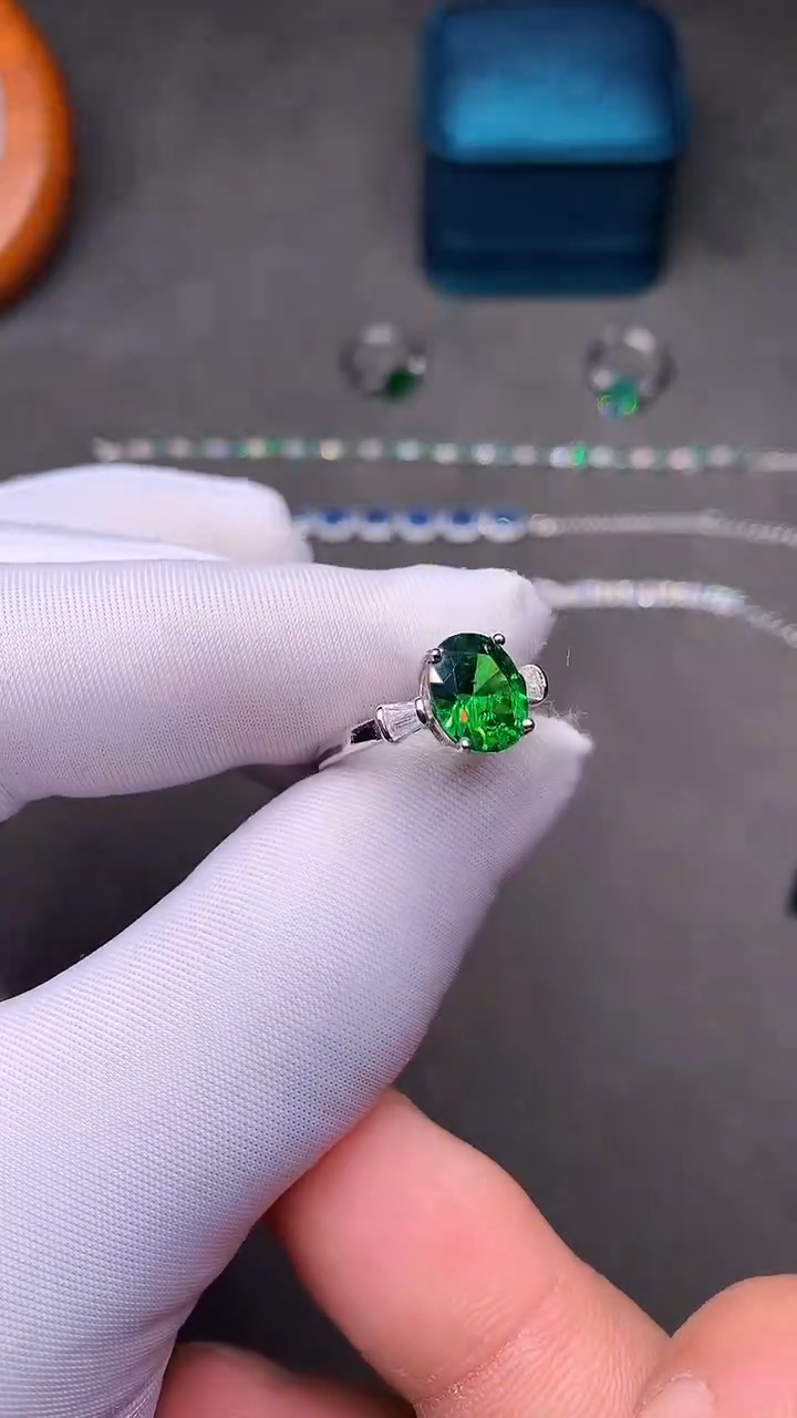 【闪购商品】石榴石（沙弗莱）戒指银S925镶嵌·····