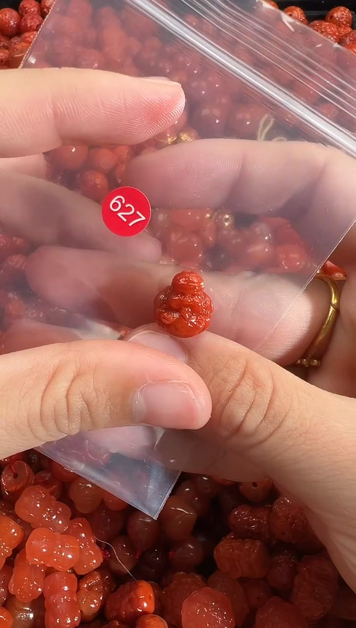 颈饰未镶嵌南红玛瑙1