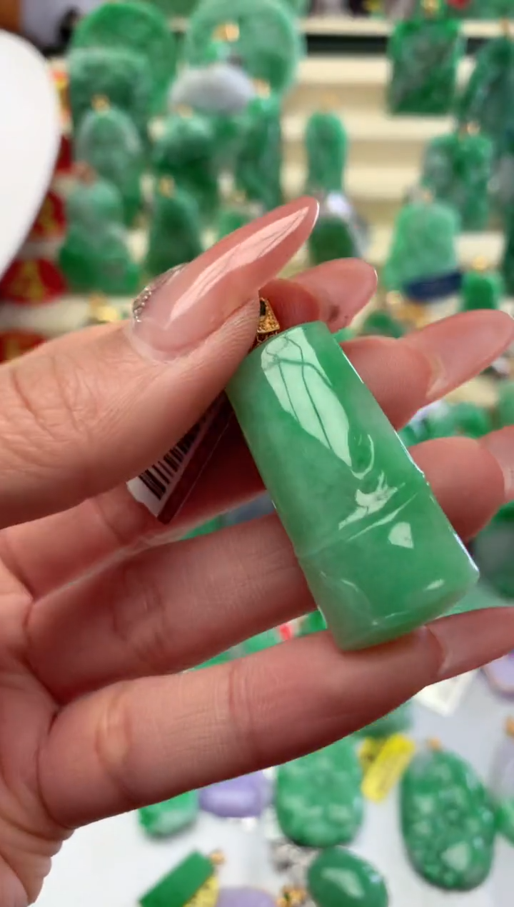 【闪购商品】翡翠颈饰18K金镶嵌挂件