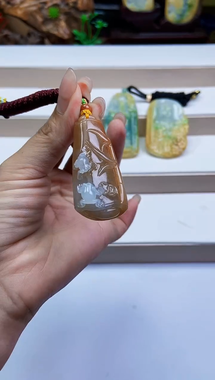 颈饰未镶嵌翡翠翡翠A货