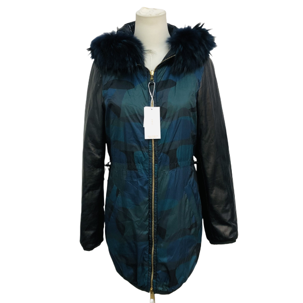 妃鱼/路易威登/锦纶/羽绒服/95新/琳一一四