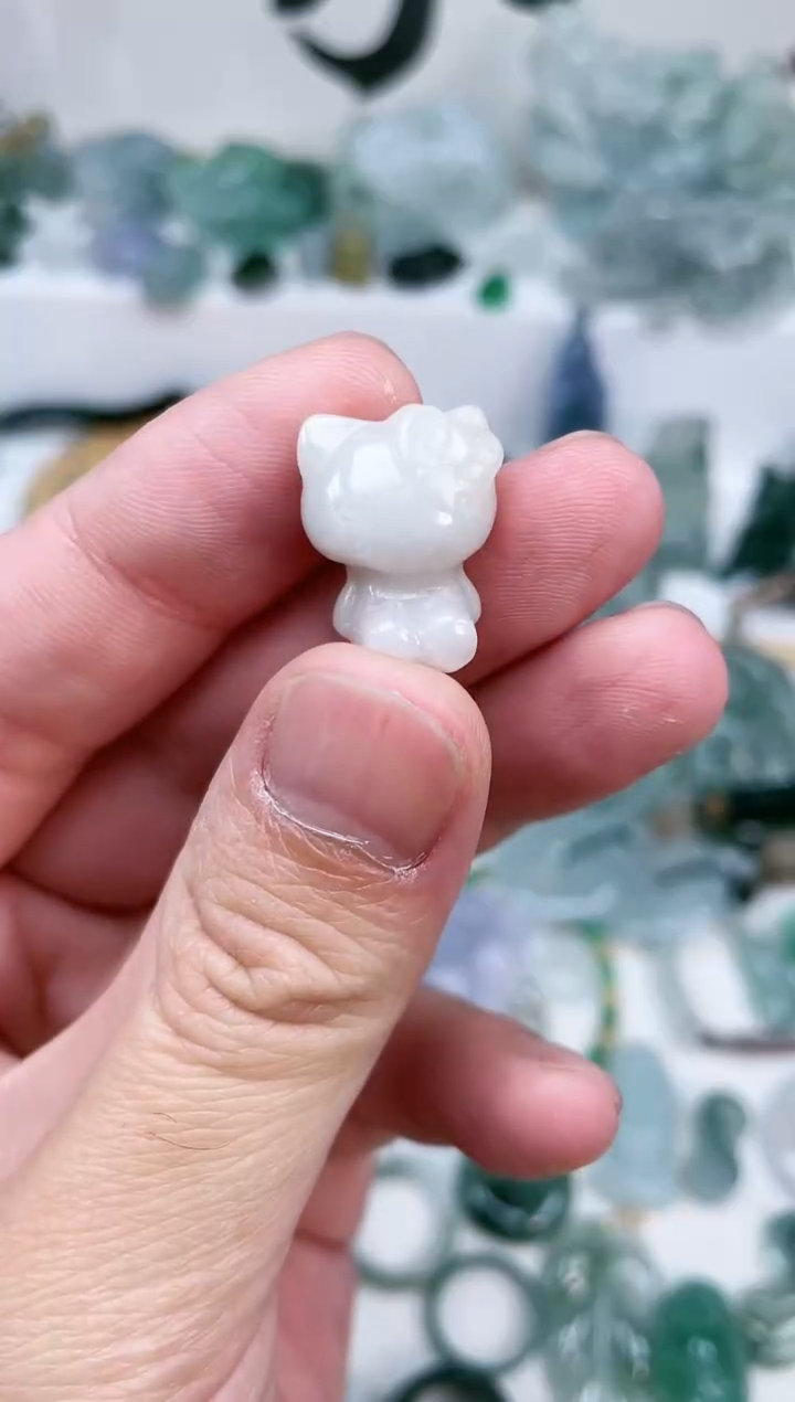 【闪购商品】翡翠颈饰未镶嵌kt猫