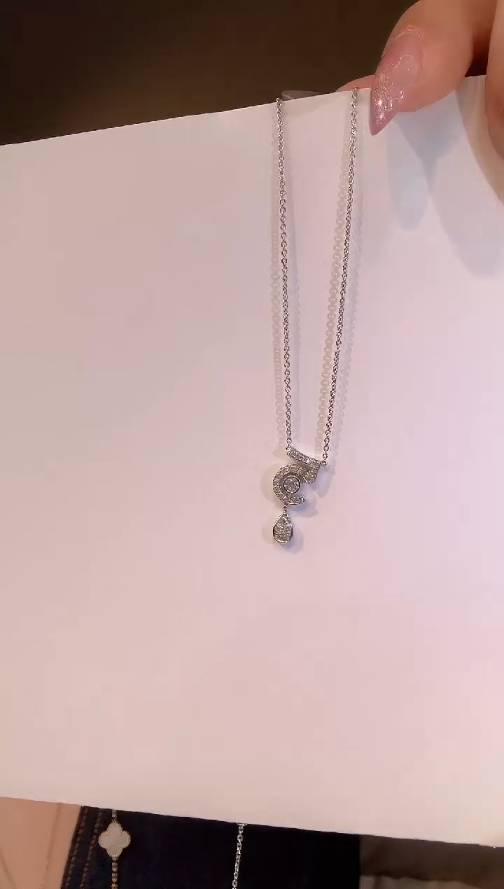 【闪购商品】钻石项链18K金镶嵌香香5号