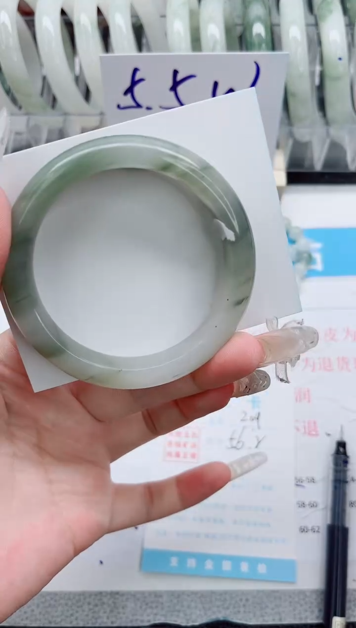 【闪购商品】石英质玉手镯未镶嵌A209-56.2