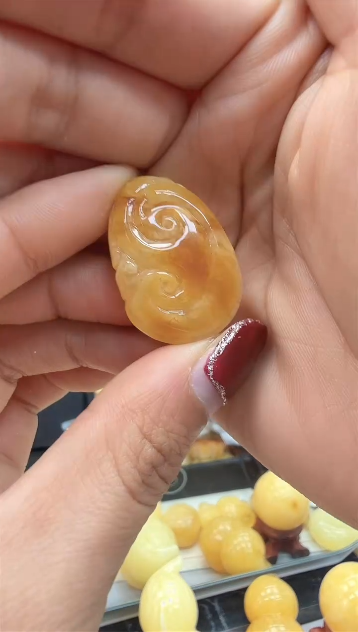 【闪购商品】琥珀裸石未镶嵌挂坠