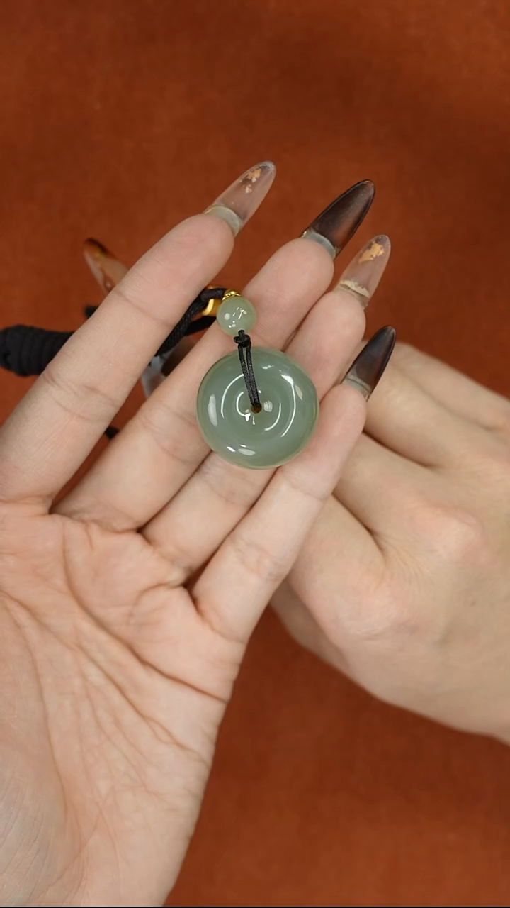 吊坠(赠链)未镶嵌和田玉且末蓝微色差