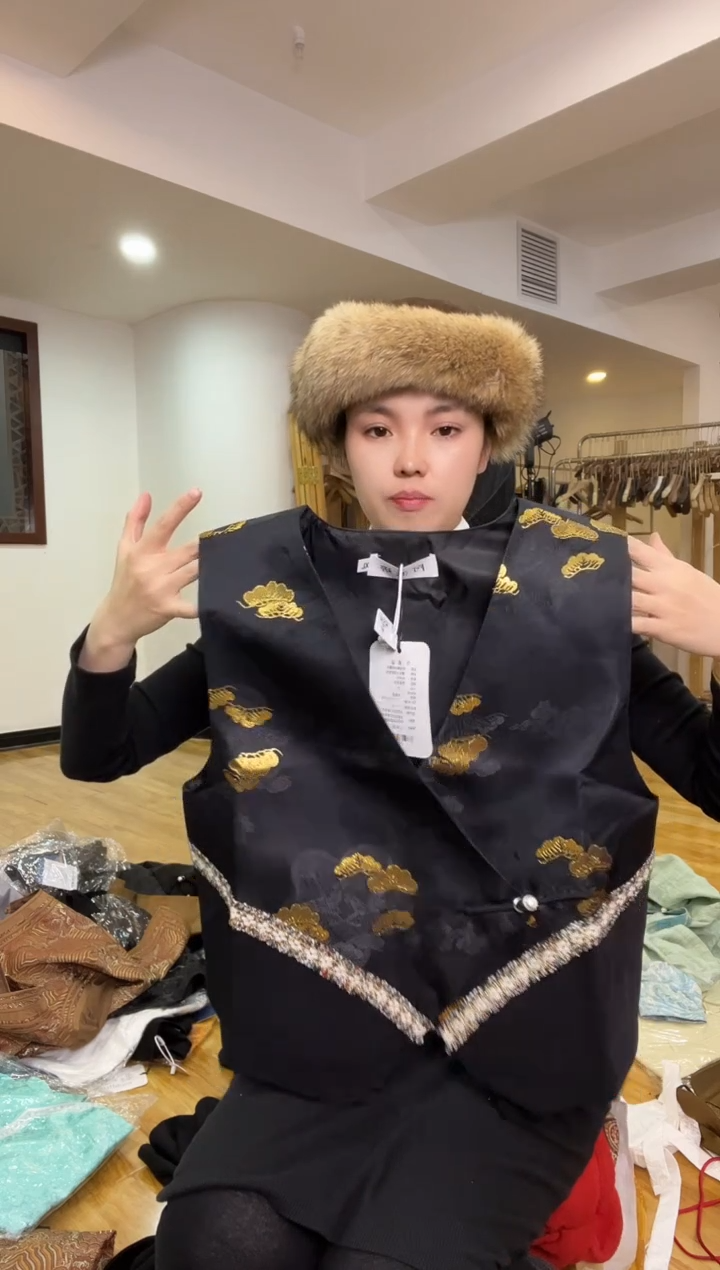 XL码      130斤   马甲