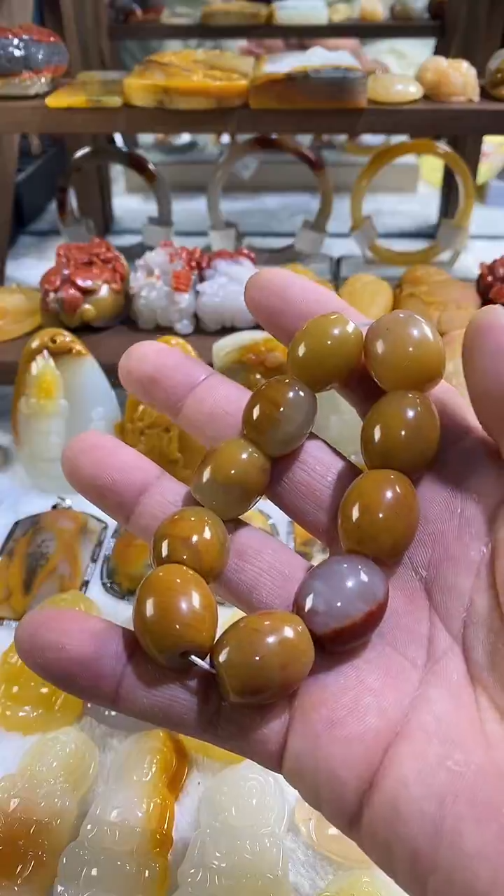未镶嵌石英质玉（黄龙玉）套链黄龙玉手链