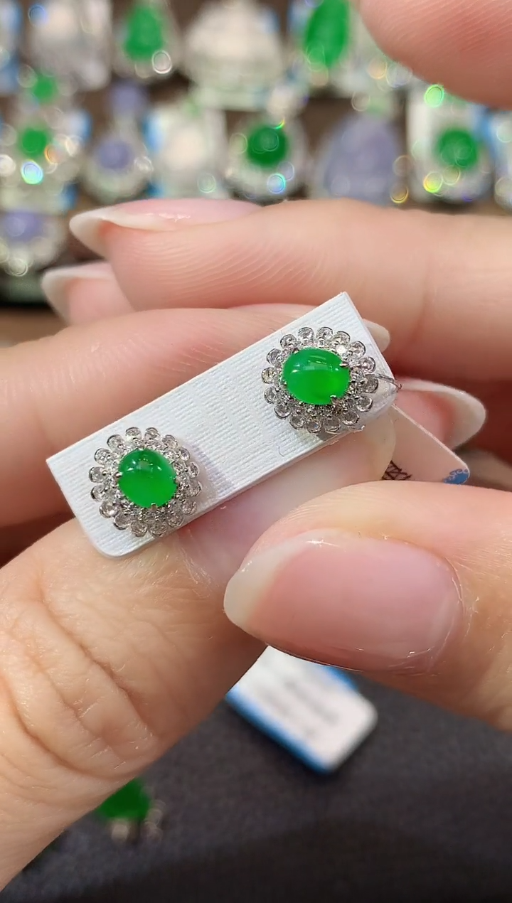 18K金镶嵌翡翠耳饰A45