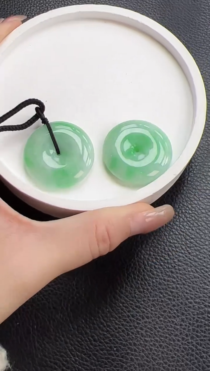 【闪购商品】翡翠颈饰未镶嵌平安扣多样性发一