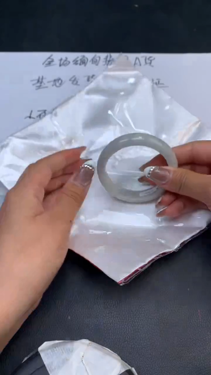 【闪购商品】翡翠手镯未镶嵌天然缅甸A货翡翠手镯