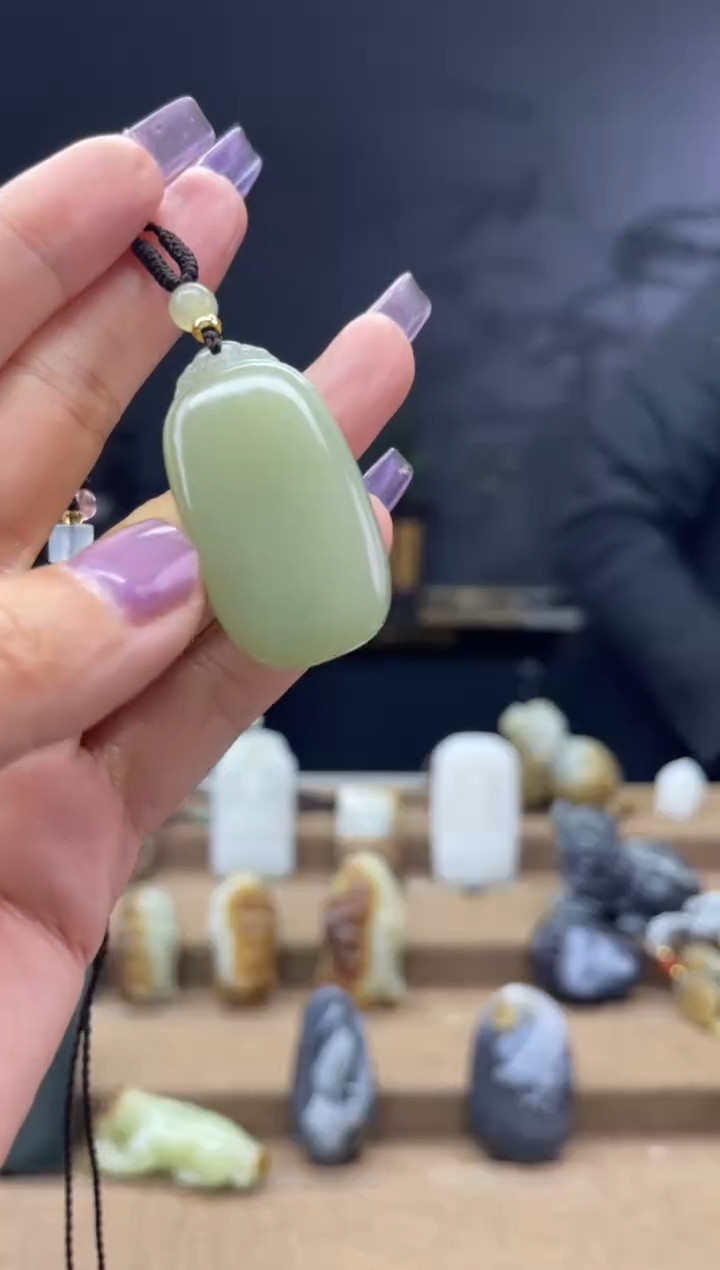 颈饰未镶嵌和田玉1