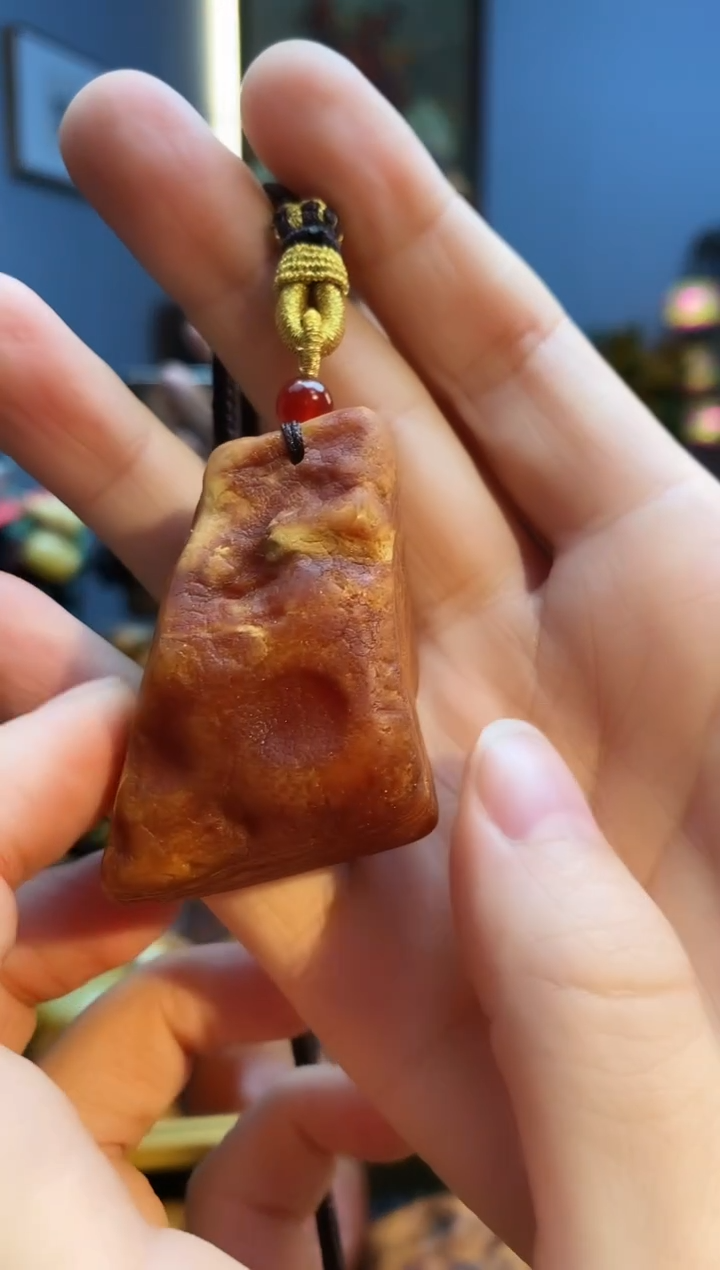 琥珀颈饰未镶嵌挂件
