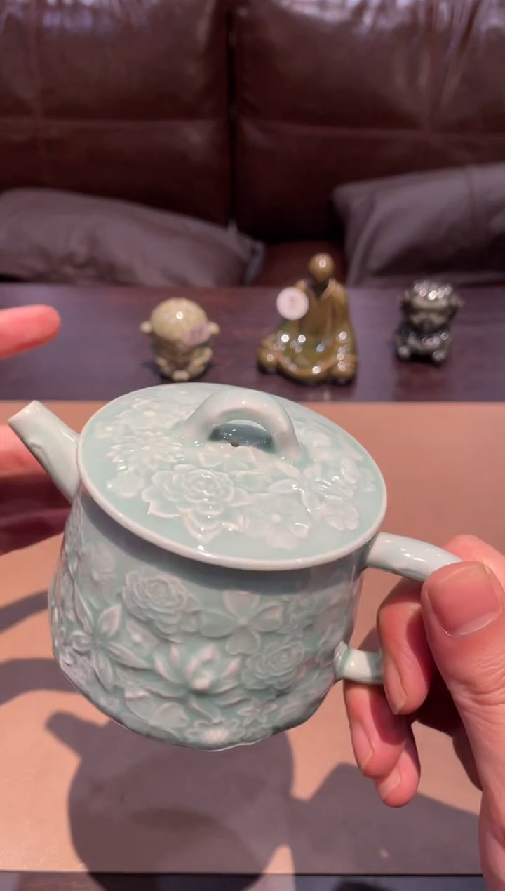 48窑承青瓷繁花壶