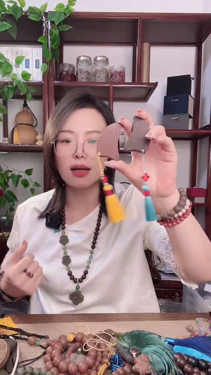 珠串疏络凝香的刮痧板