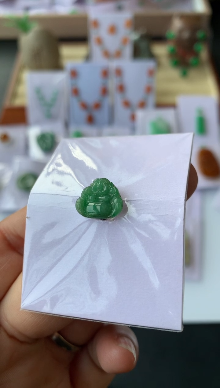 【闪购商品】定制翡翠未镶嵌佛公99+10