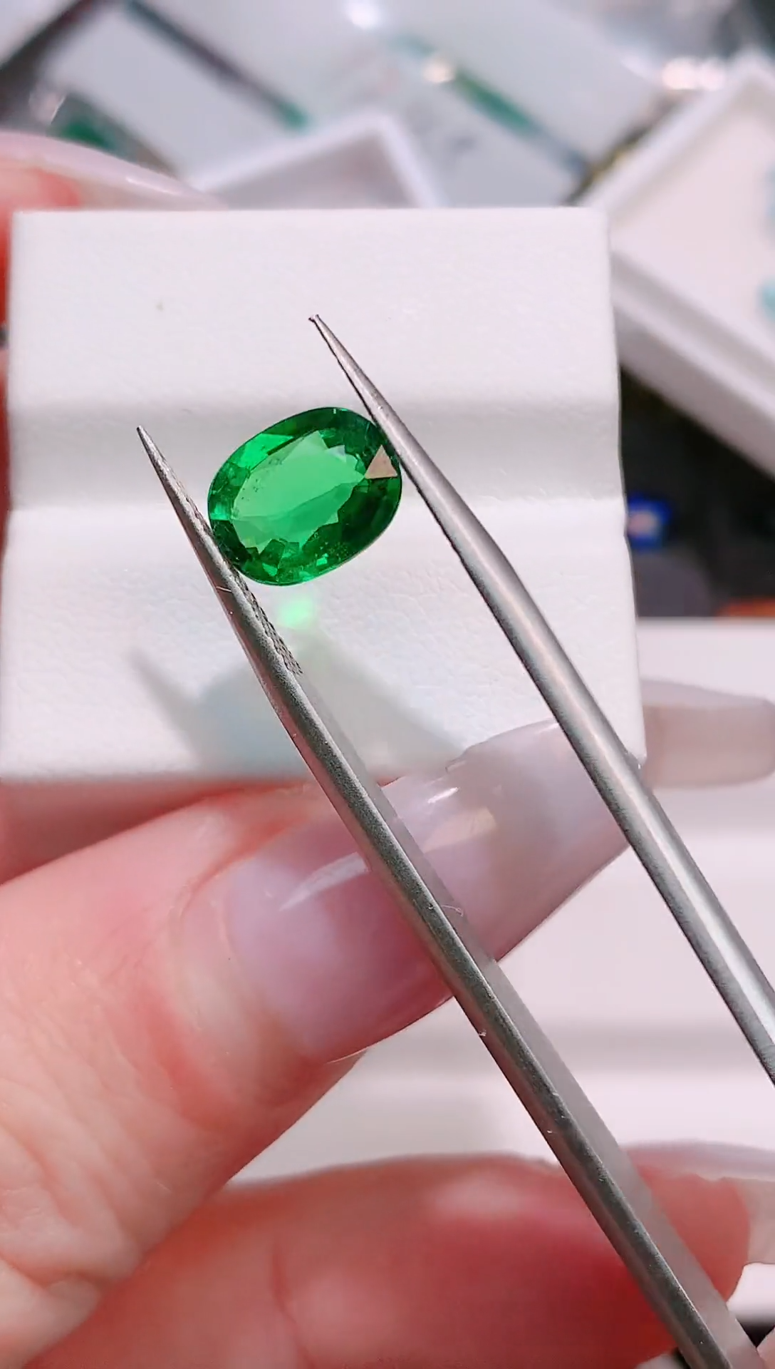 未镶嵌珠宝半成品石榴石（沙弗莱）2.33ct