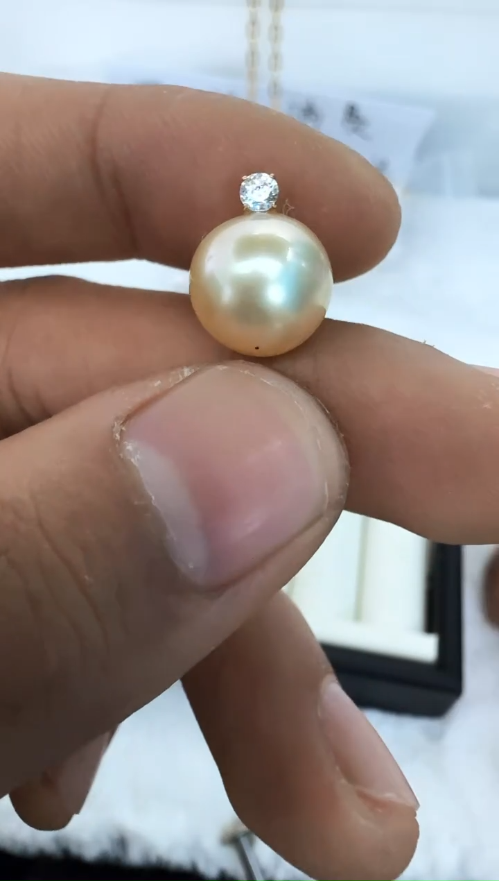 【闪购商品】海水珍珠颈饰18K金镶嵌吊坠