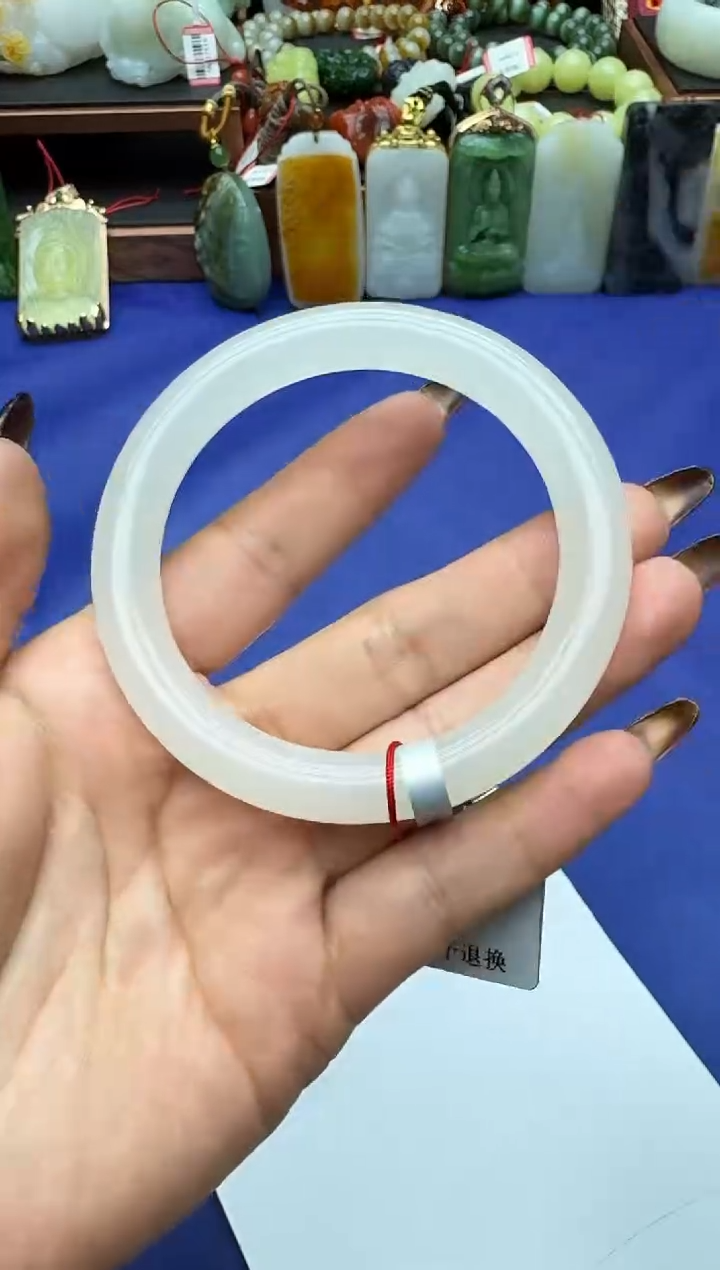 【闪购商品】和田玉手镯未镶嵌sdklm