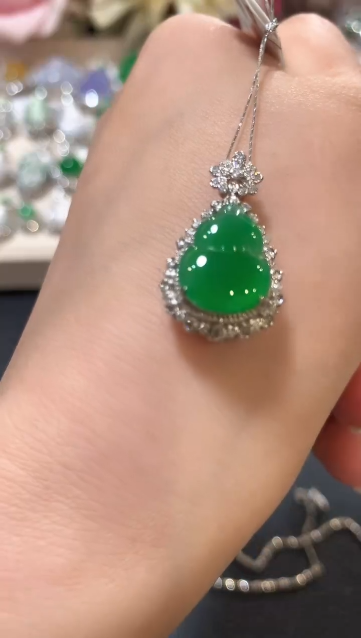 吊坠(不含链)18K金镶嵌翡翠z105 