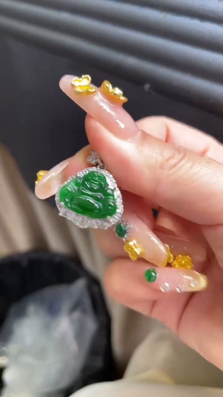 【闪购商品】翡翠颈饰未镶嵌      *26