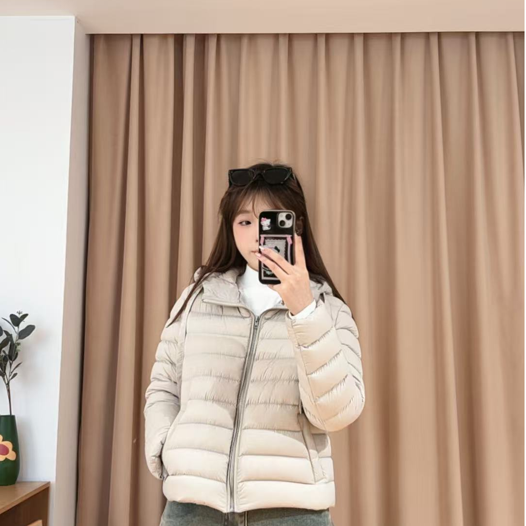 83711余小鱼【鱼骨羽绒】两色纯色连帽时尚百搭冬季羽绒服女装